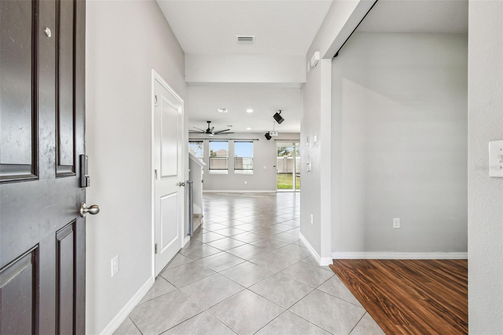 Listing photo id 4 for 8389 Bower Bass Circle