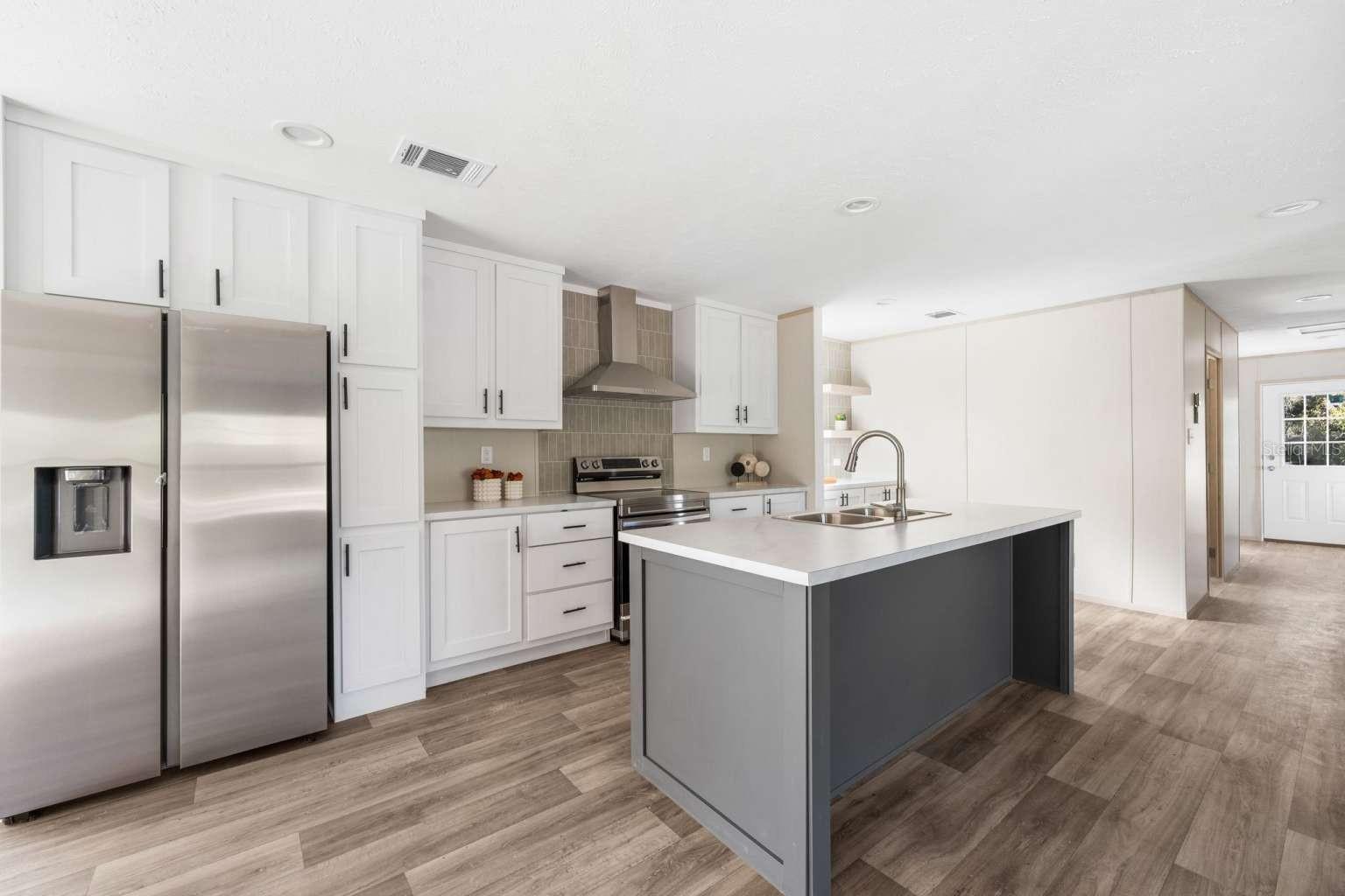 Image 10 of 31 For 528 389 Avenue