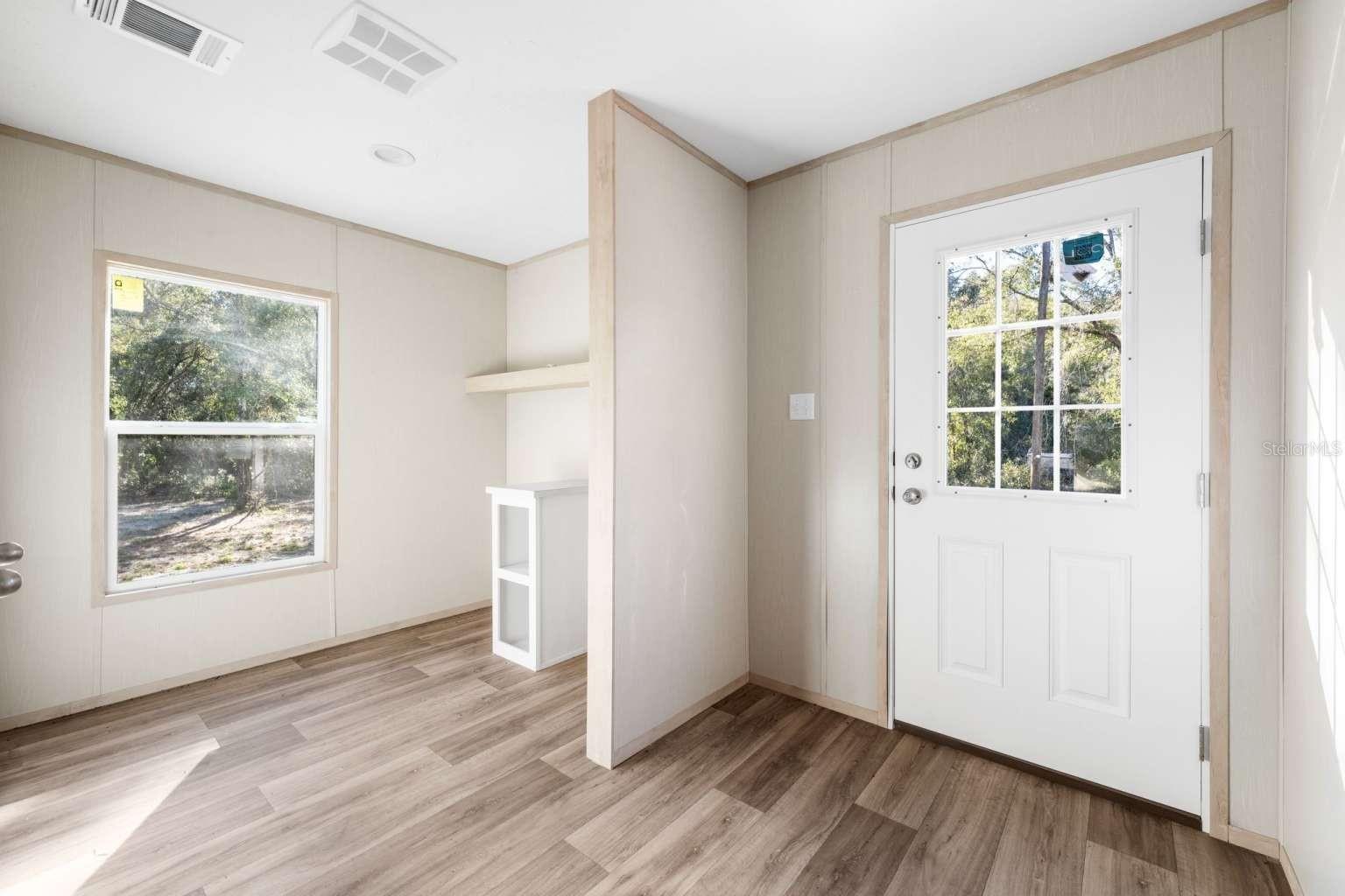 Image 23 of 31 For 528 389 Avenue