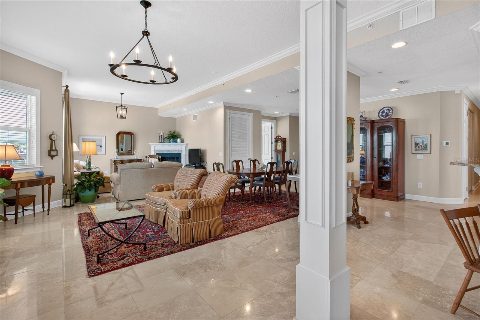 Image 10 of 61 For 10133 Gulf Boulevard E1