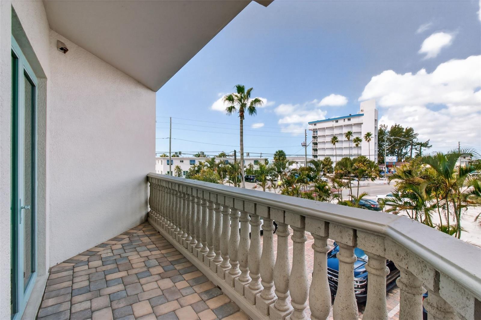 Image 42 of 61 For 10133 Gulf Boulevard E1