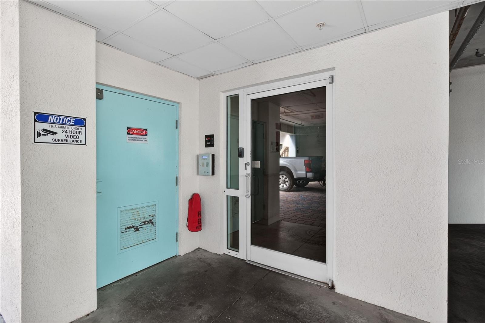 Image 45 of 61 For 10133 Gulf Boulevard E1