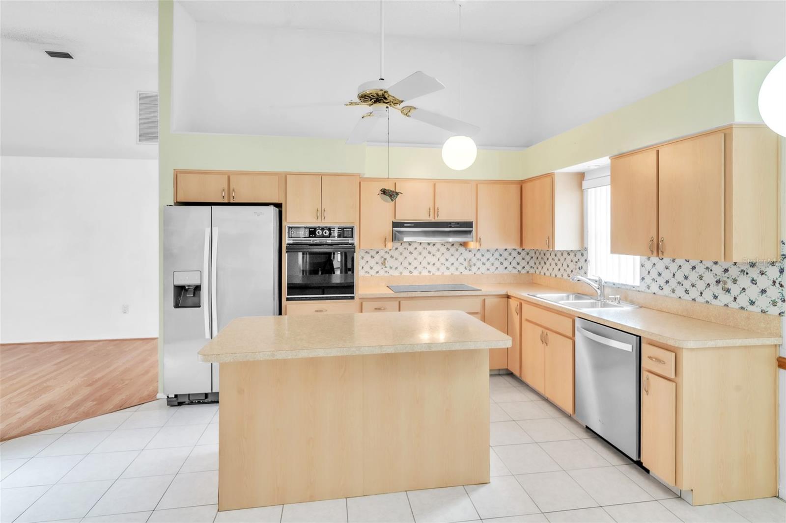 Image 11 of 51 For 5530 Salem Square Drive N