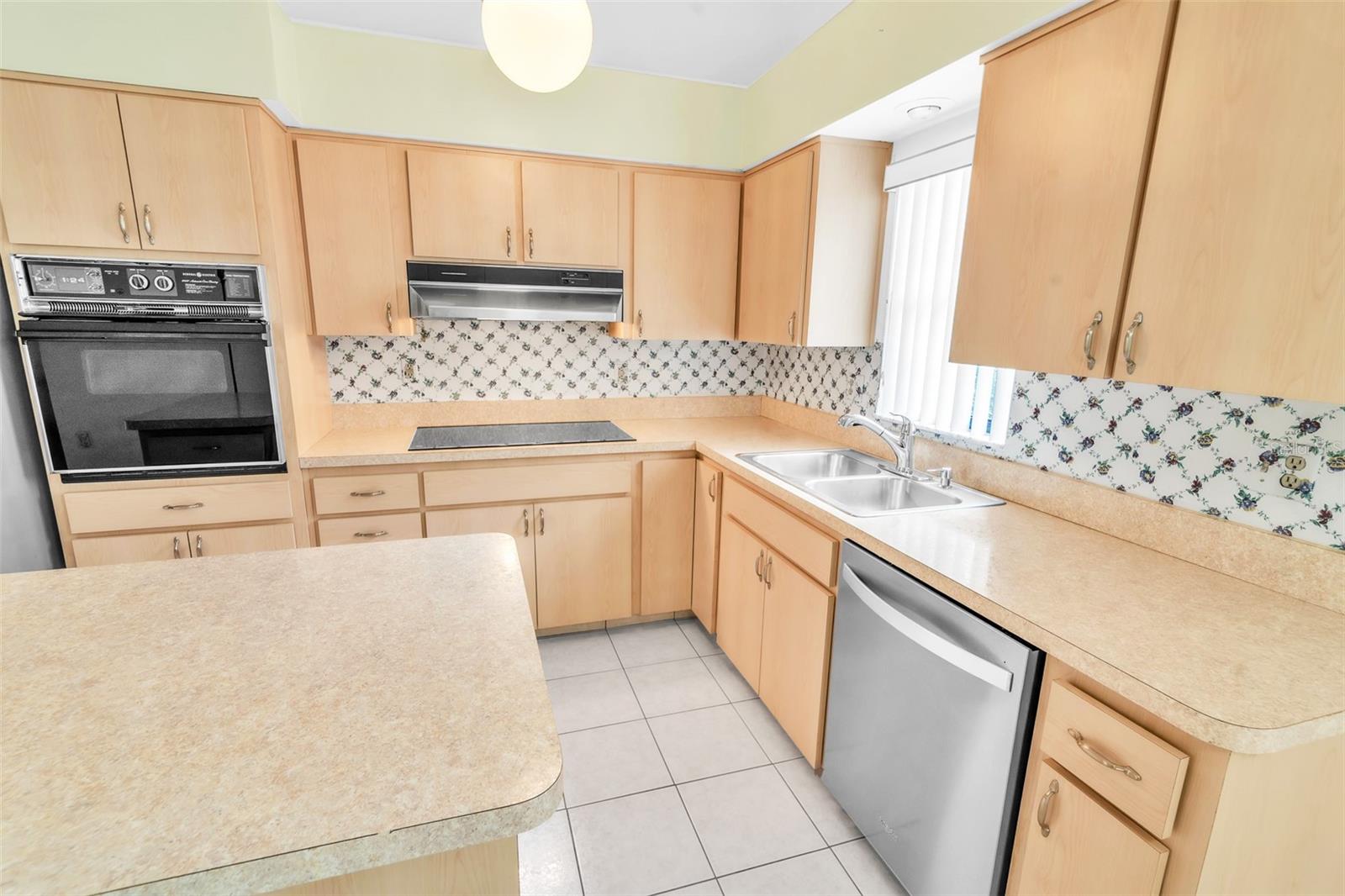 Image 12 of 51 For 5530 Salem Square Drive N