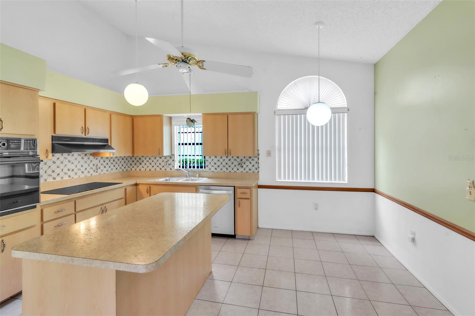 Image 15 of 51 For 5530 Salem Square Drive N