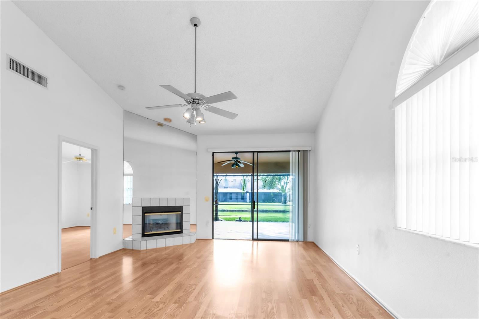 Image 17 of 51 For 5530 Salem Square Drive N