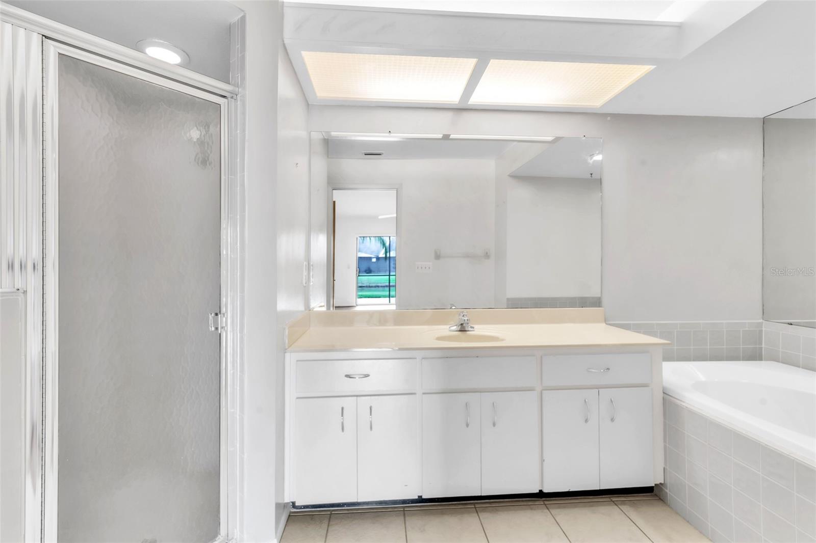 Image 22 of 51 For 5530 Salem Square Drive N