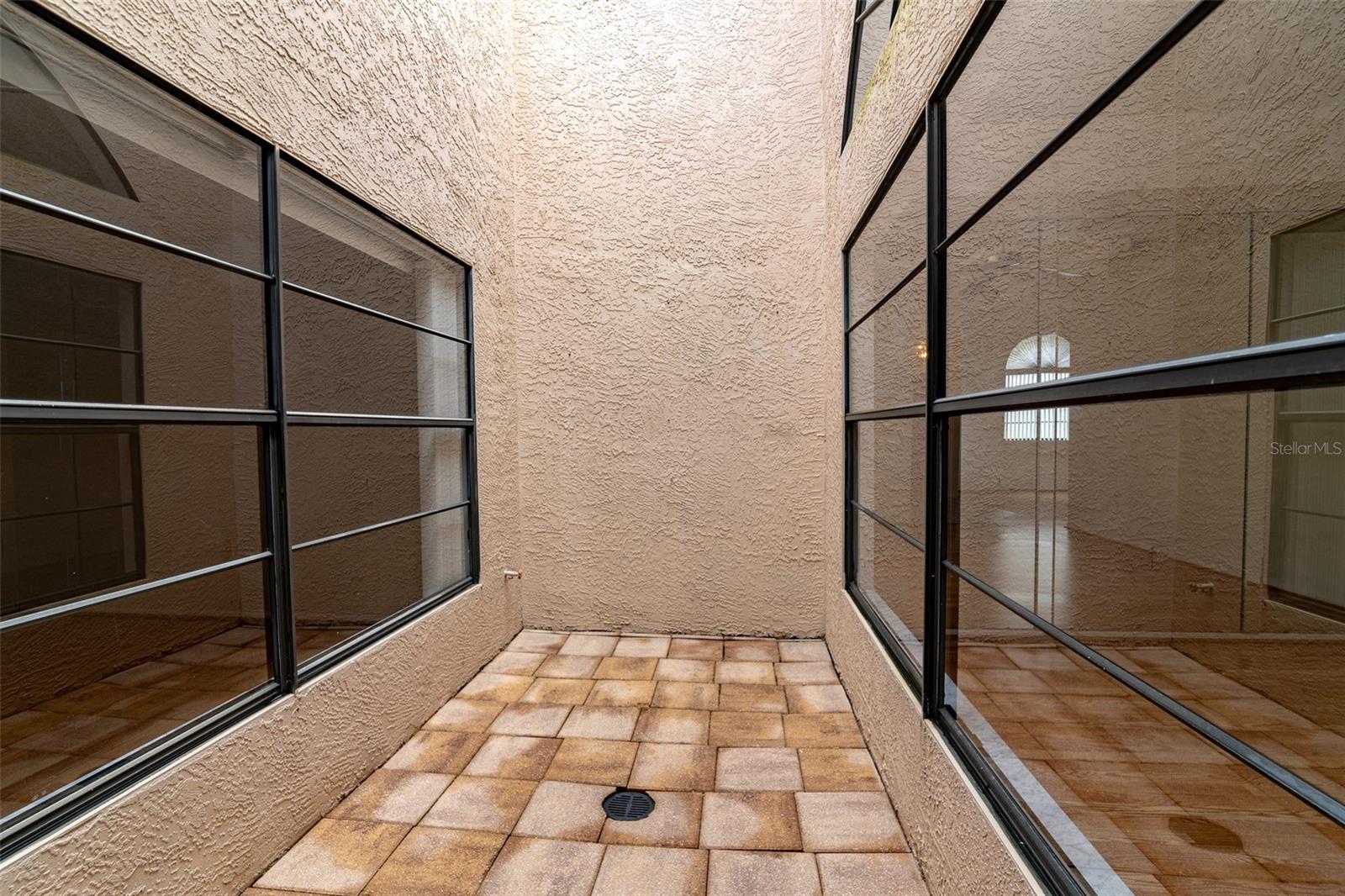 Image 40 of 51 For 5530 Salem Square Drive N