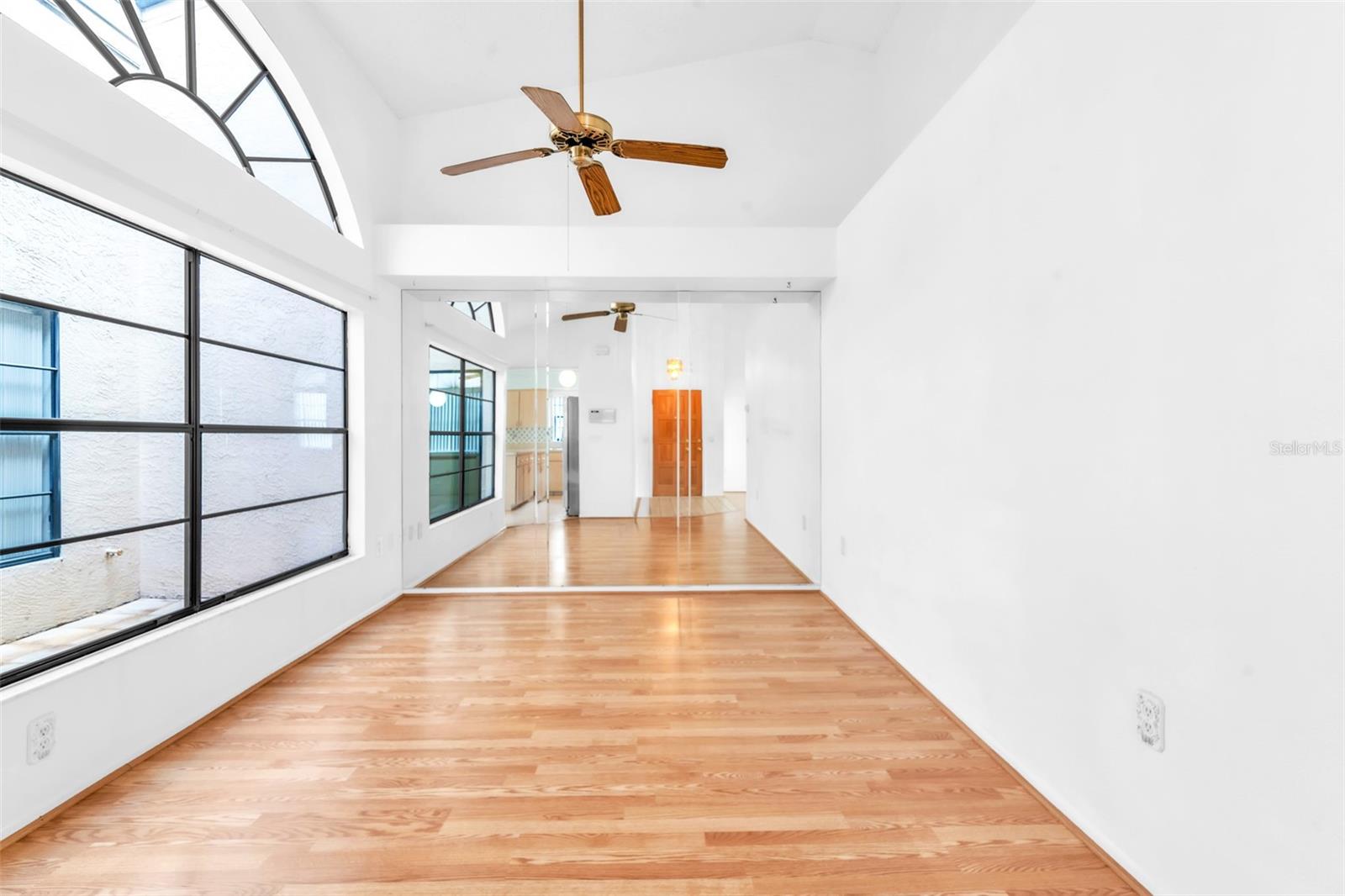 Image 8 of 51 For 5530 Salem Square Drive N