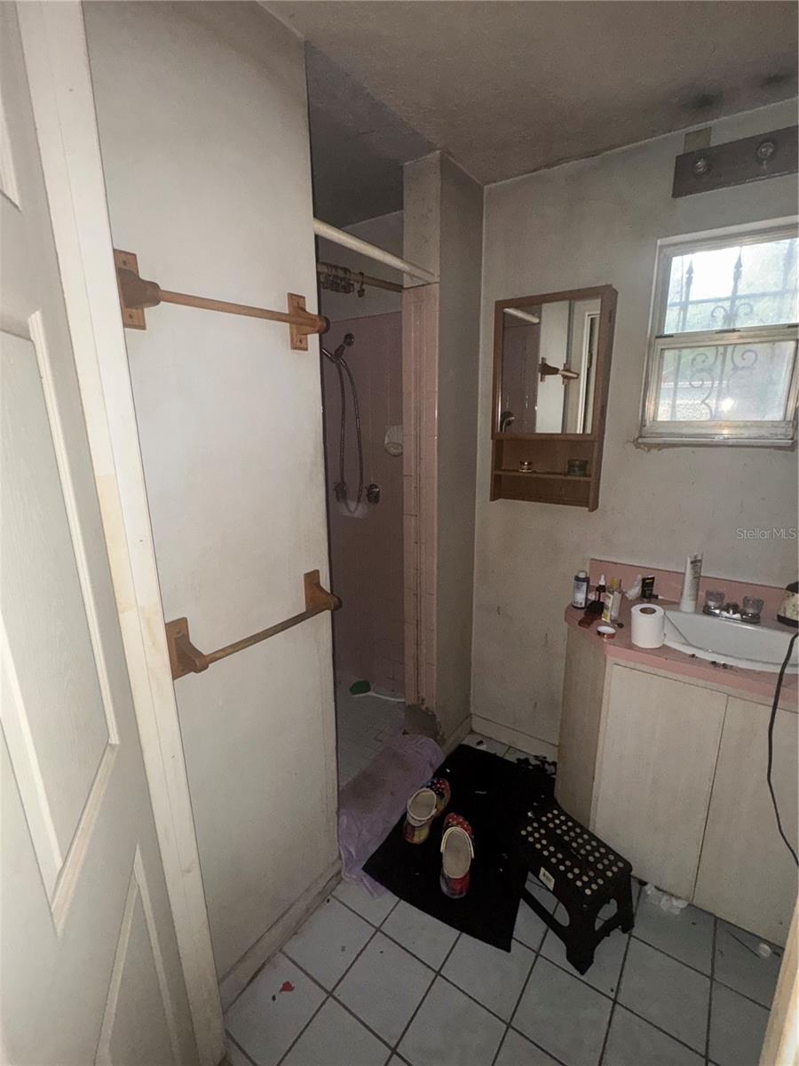 Image 7 of 16 For 2006 Jean Street