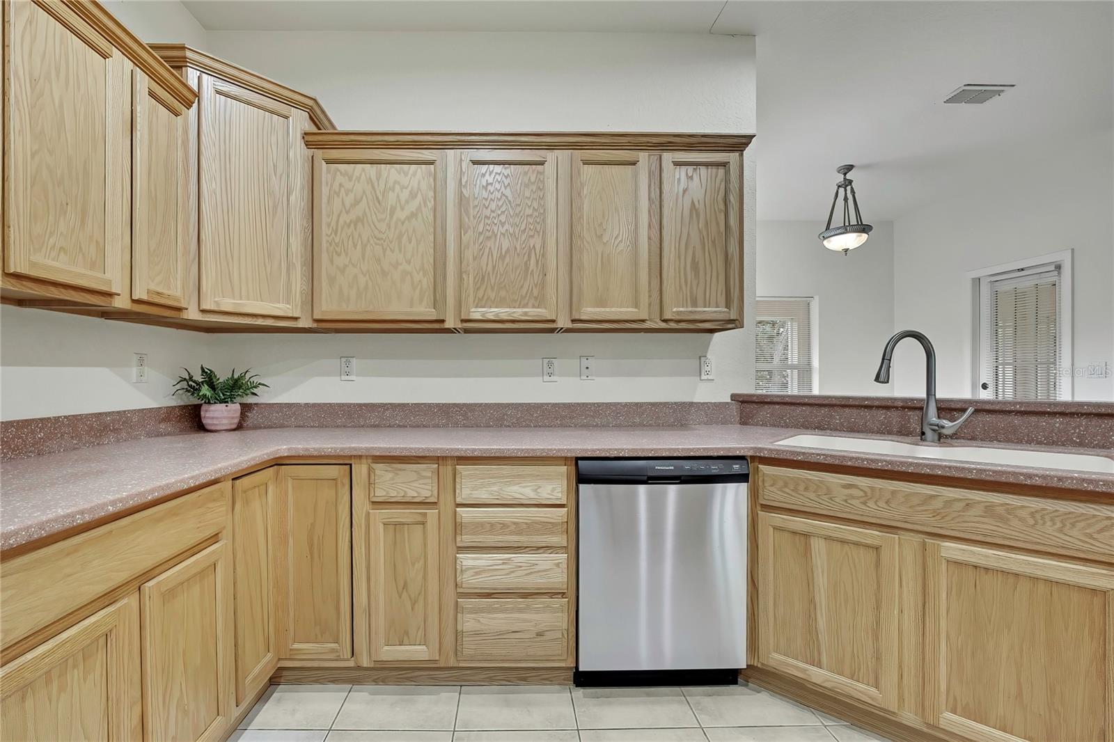 Image 13 of 46 For 12052 Jade Avenue