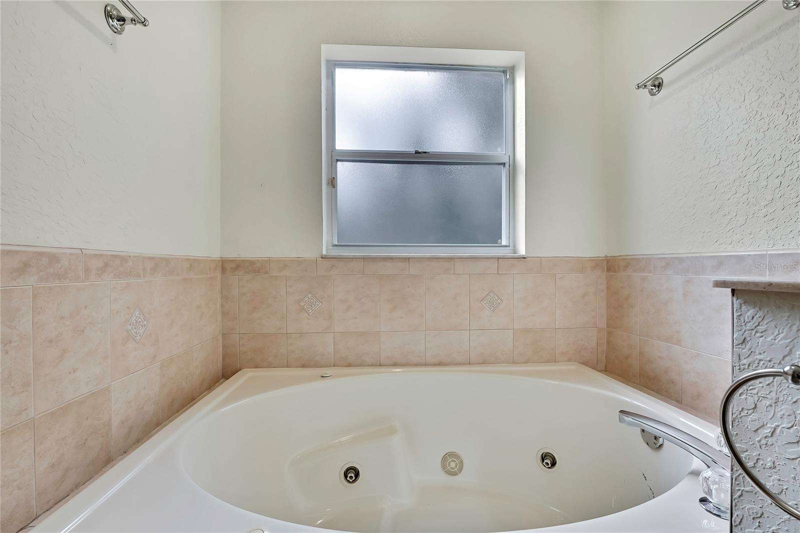 Image 21 of 46 For 12052 Jade Avenue