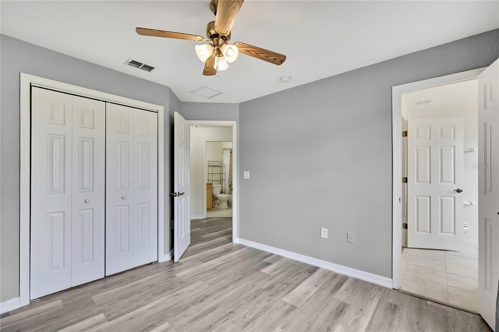 Image 24 of 46 For 12052 Jade Avenue