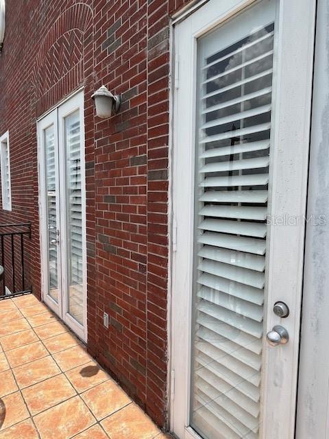 Image 19 of 22 For 2002 5th Avenue 302