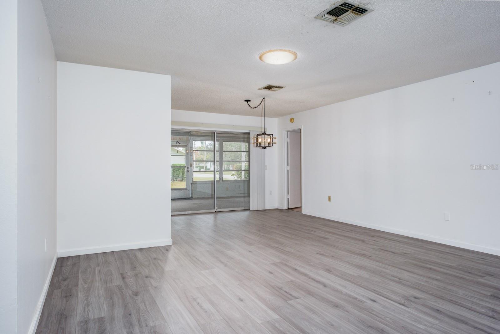 Image 10 of 76 For 4814 Prince George Circle