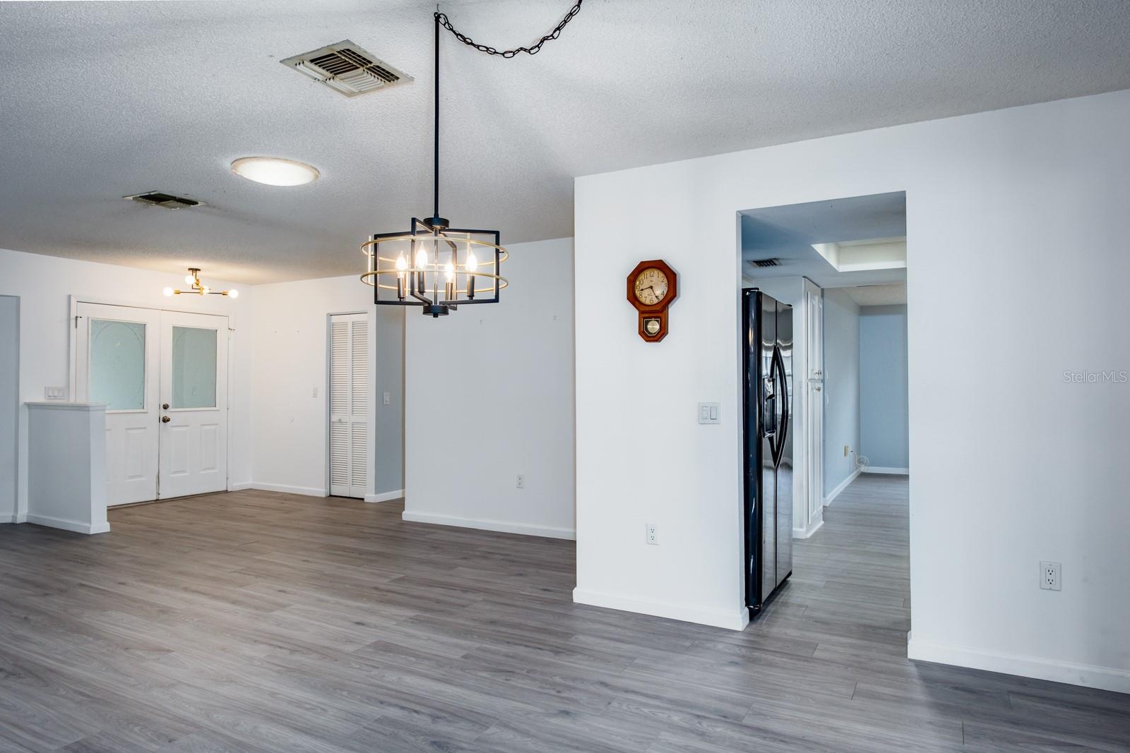 Image 15 of 76 For 4814 Prince George Circle