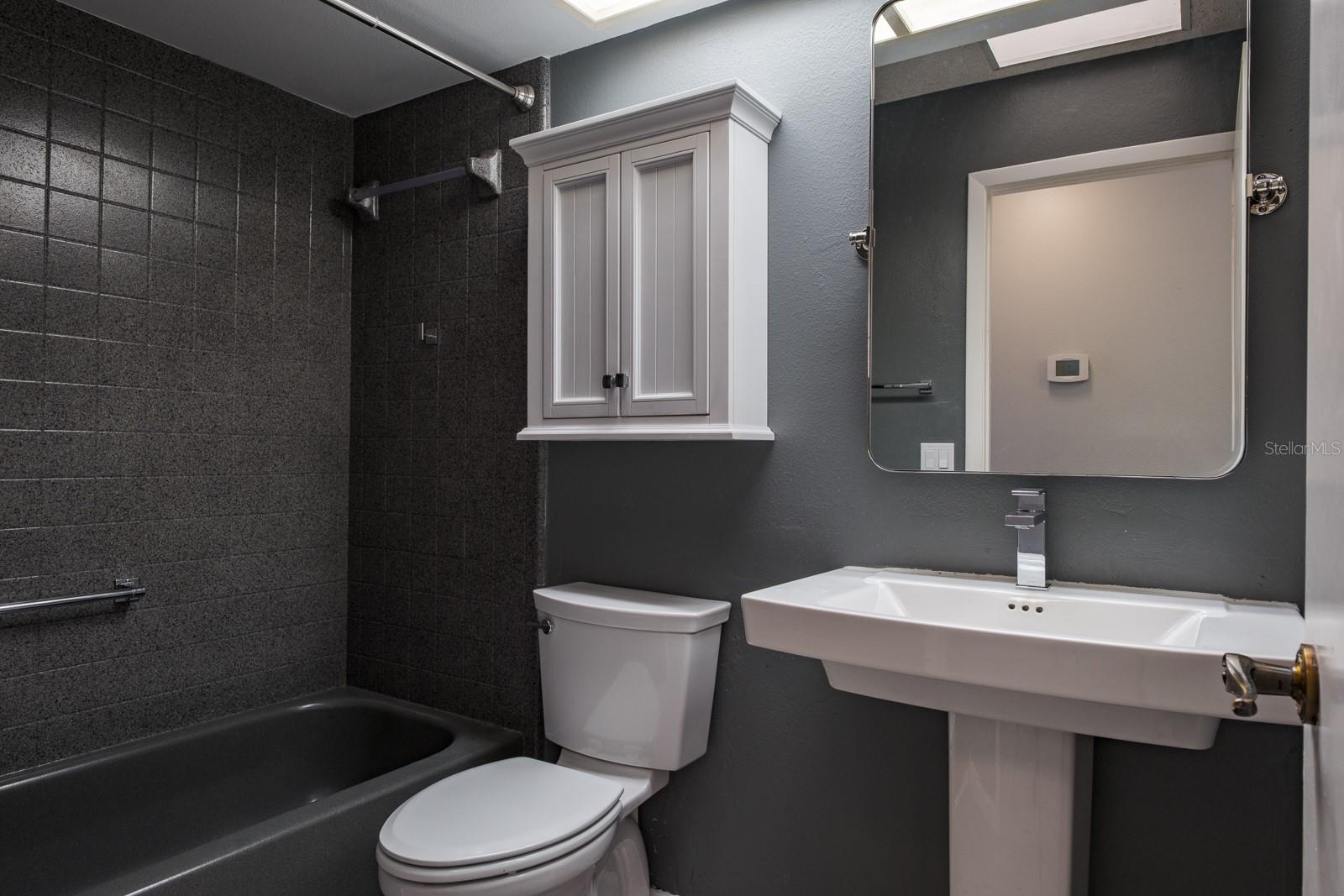 Image 28 of 76 For 4814 Prince George Circle