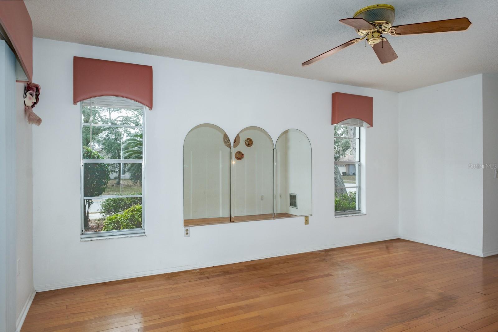 Image 29 of 76 For 4814 Prince George Circle