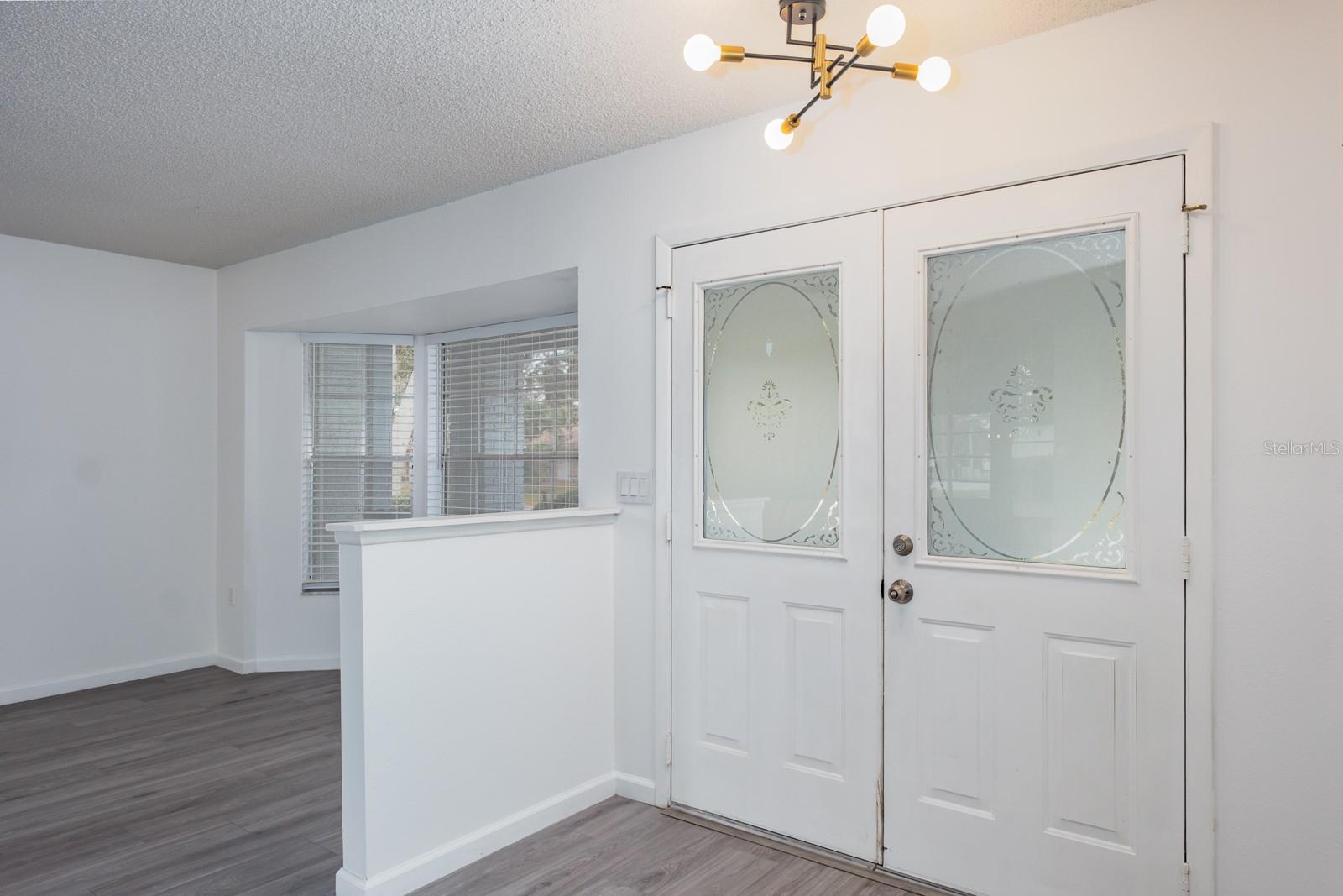 Image 7 of 76 For 4814 Prince George Circle