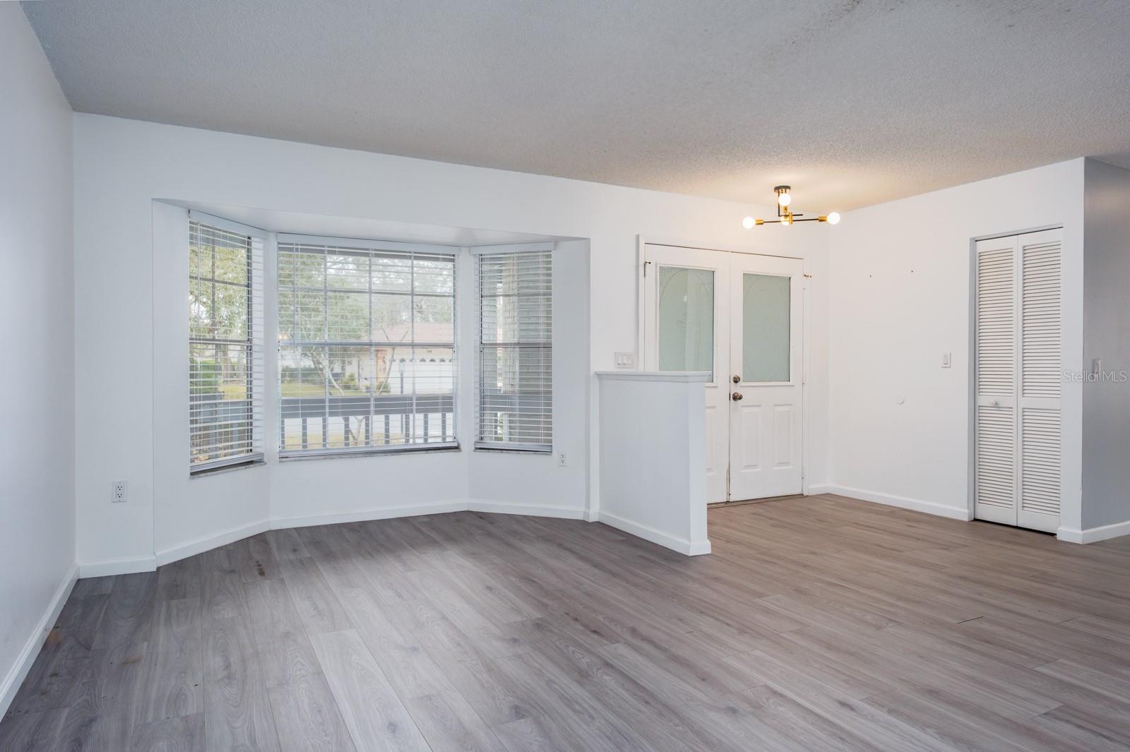 Image 8 of 76 For 4814 Prince George Circle