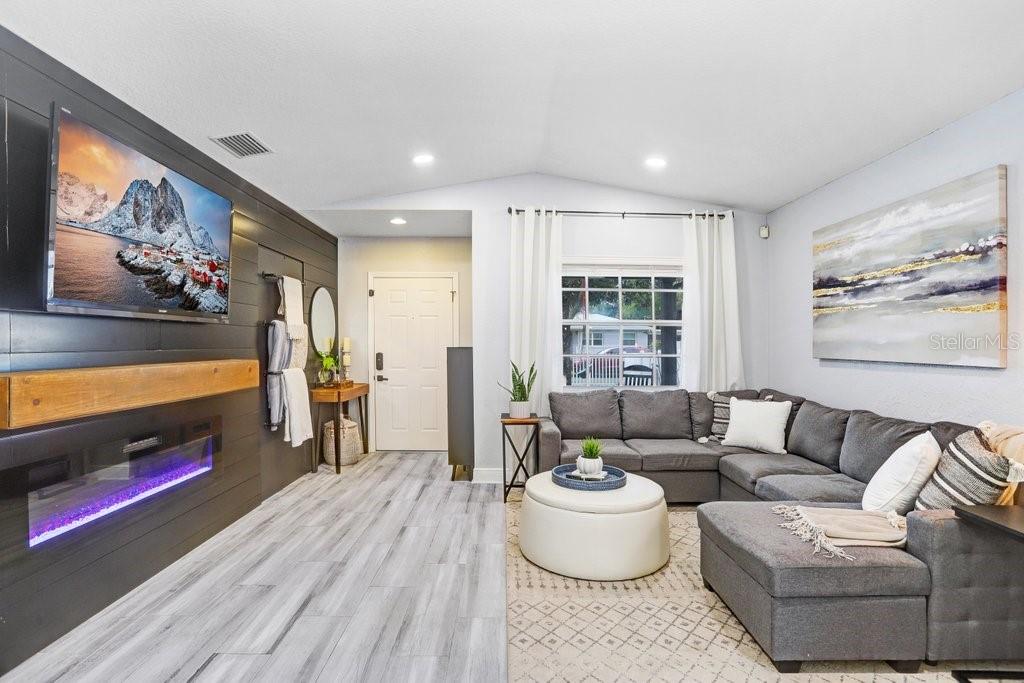 Image 4 of 31 For 3122 Grace Street