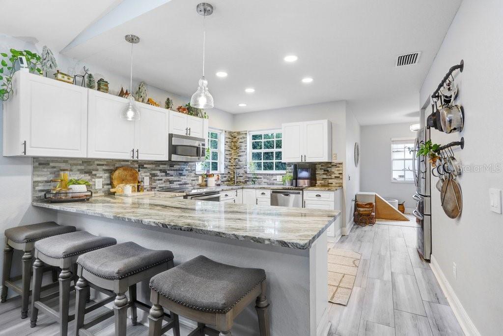 Image 9 of 31 For 3122 Grace Street