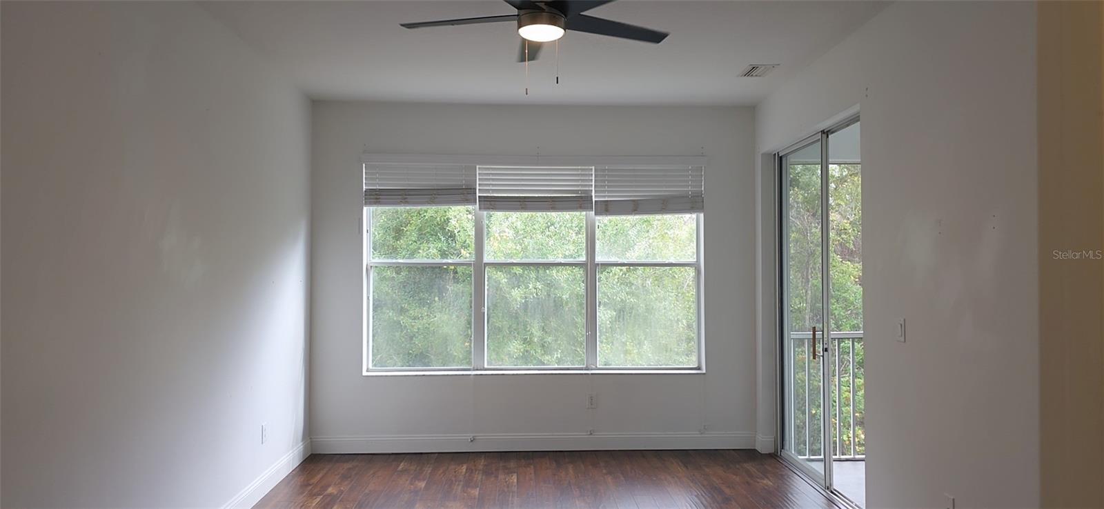 Image 21 of 42 For 2142 Park Crescent Drive