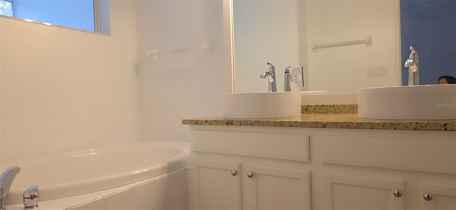 Image 28 of 42 For 2142 Park Crescent Drive