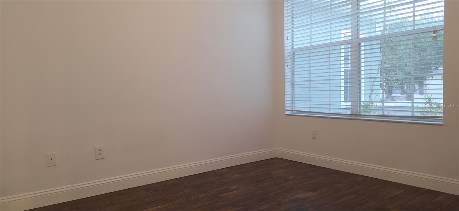 Image 33 of 42 For 2142 Park Crescent Drive