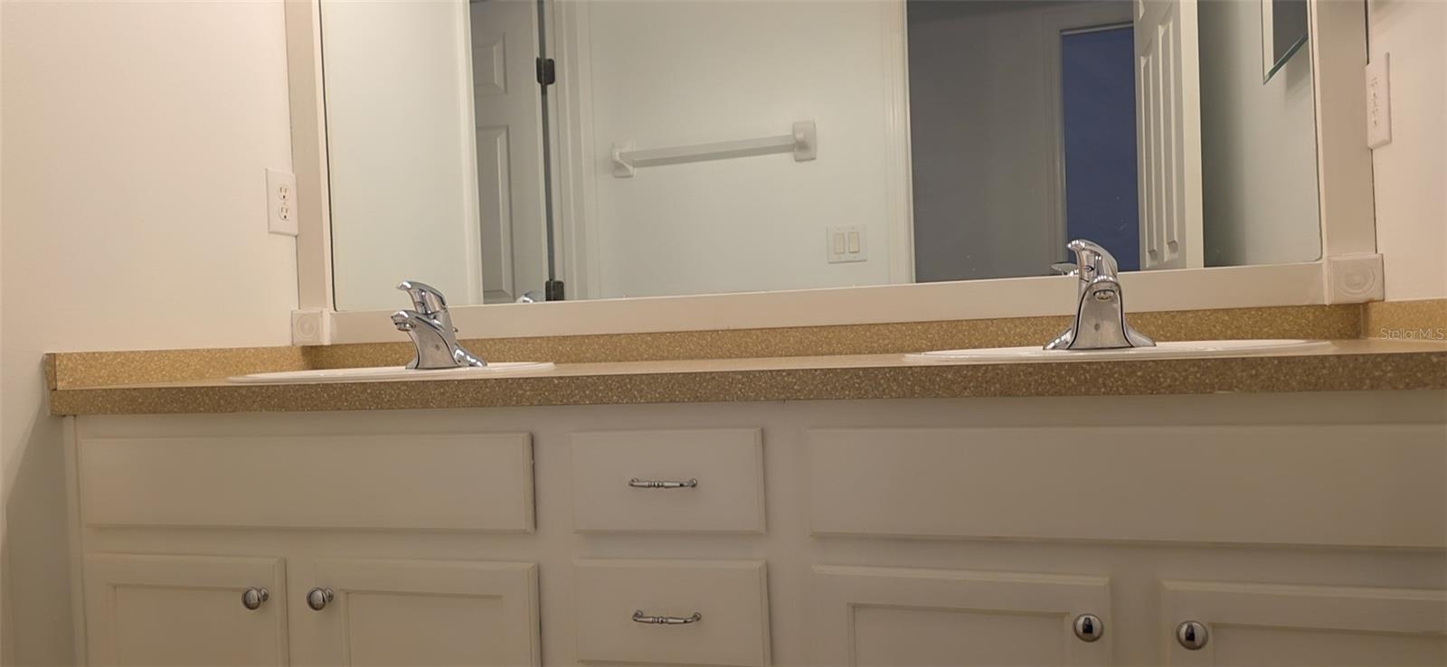 Image 38 of 42 For 2142 Park Crescent Drive