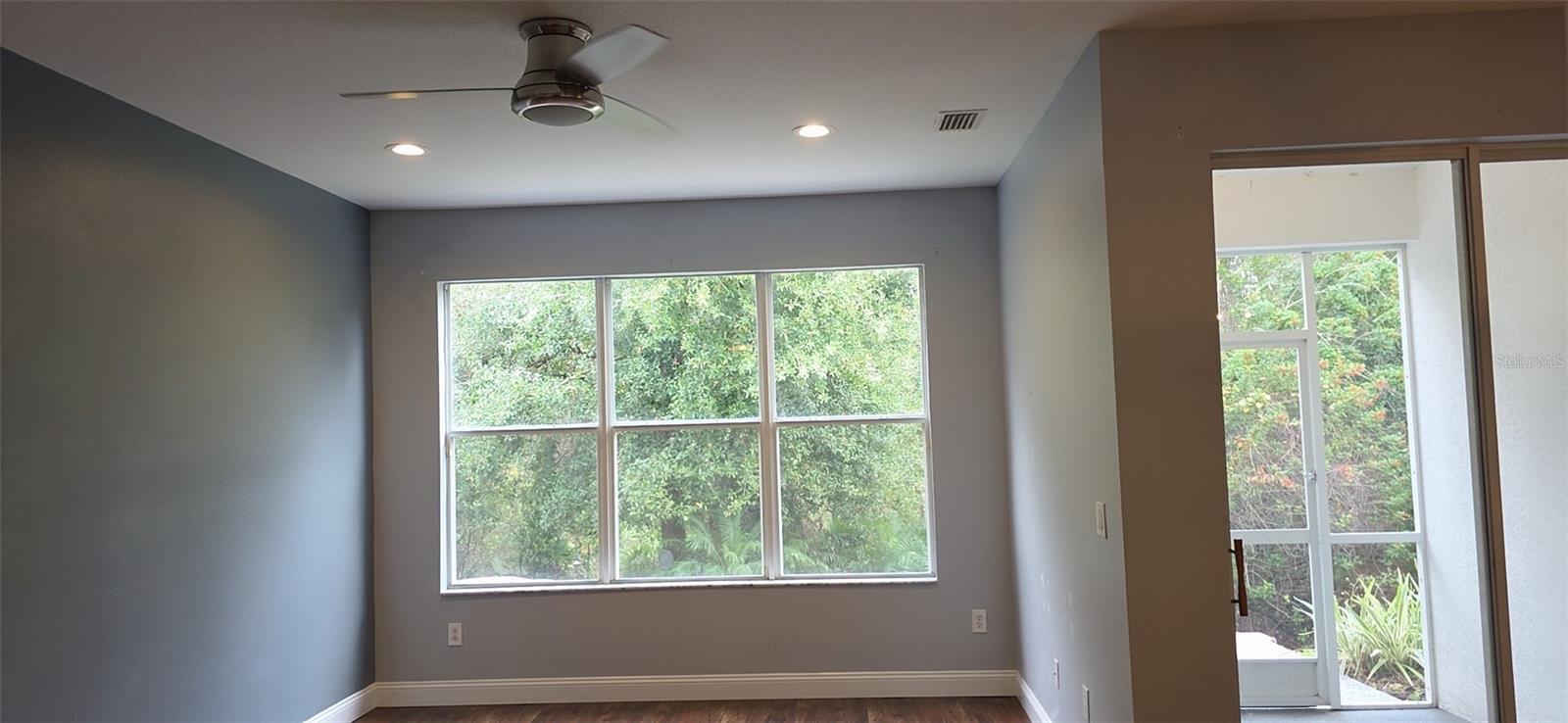 Image 6 of 42 For 2142 Park Crescent Drive