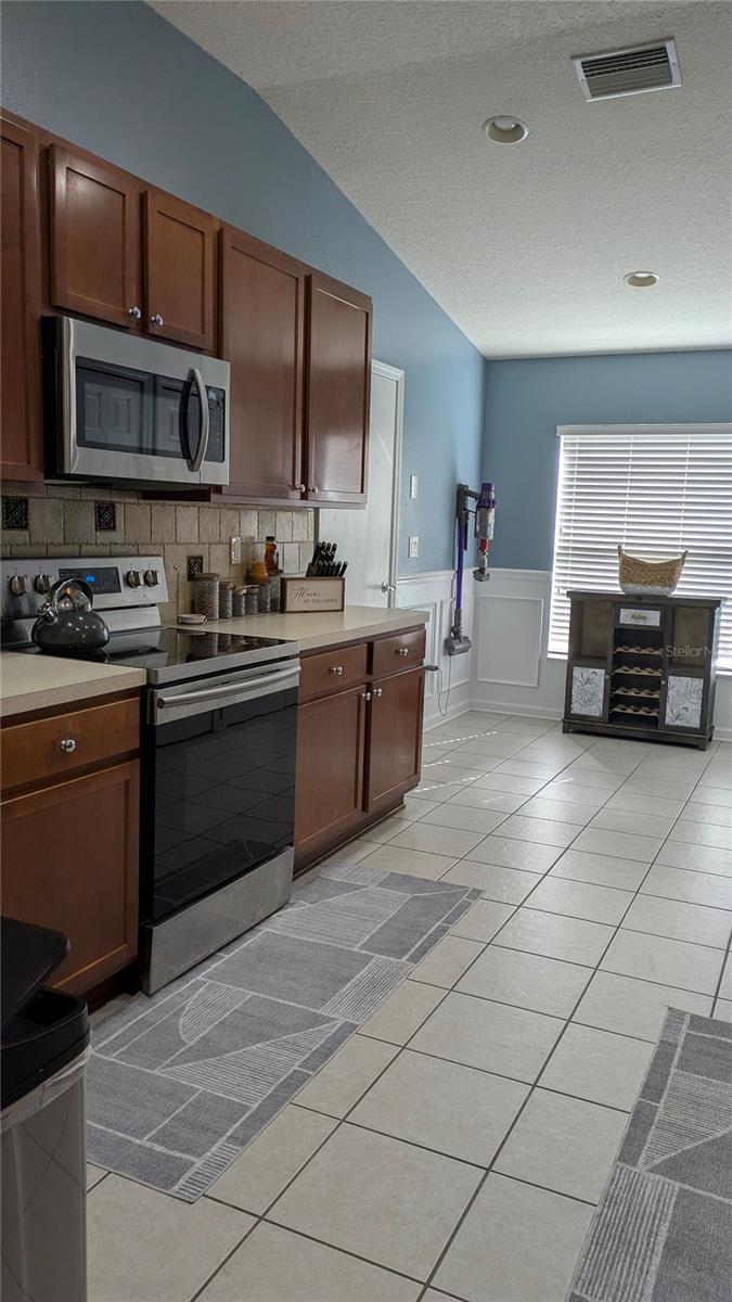 Image 9 of 29 For 581 Painted Leaf Drive