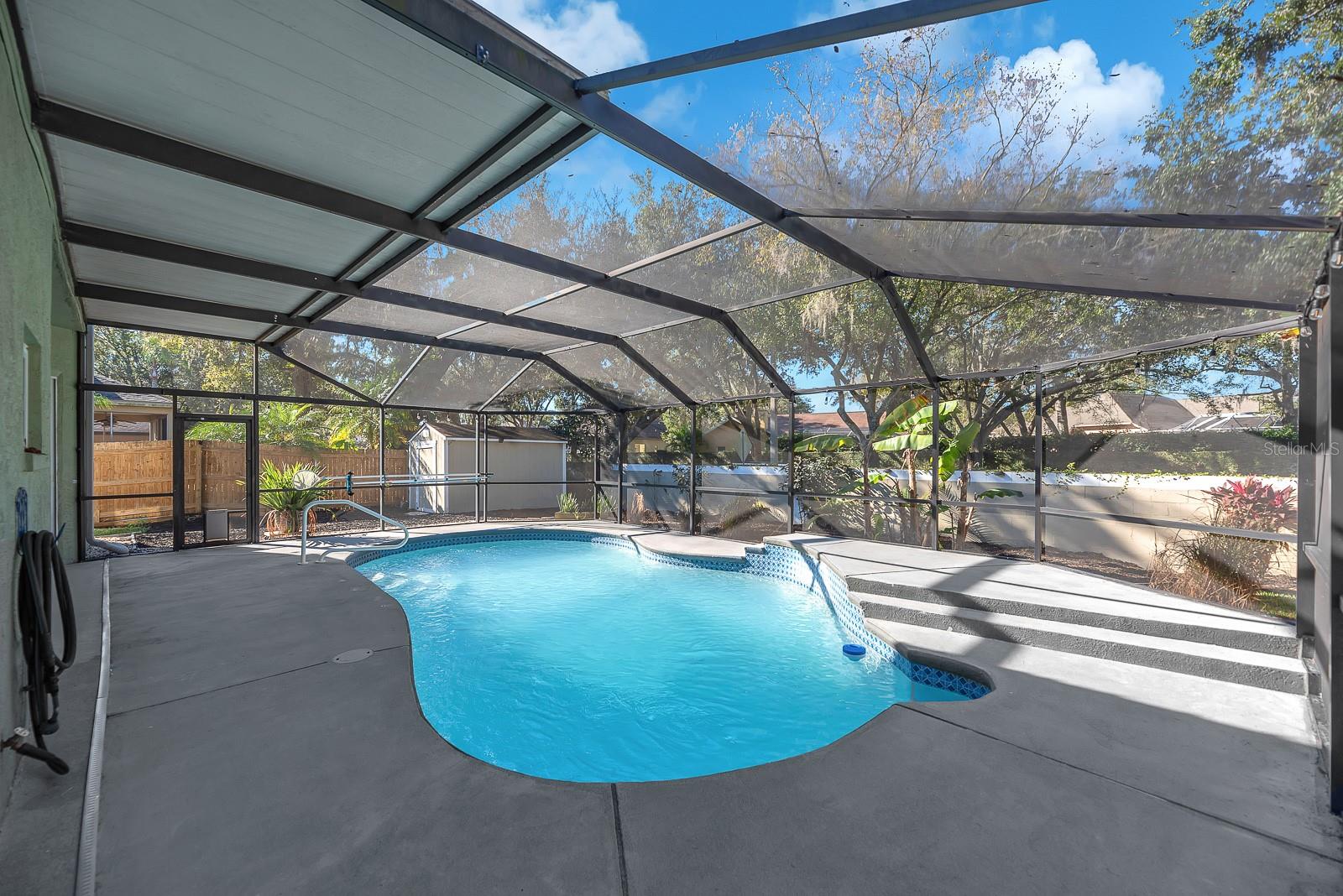 Listing photo id 22 for 3729 Hollow Wood Drive