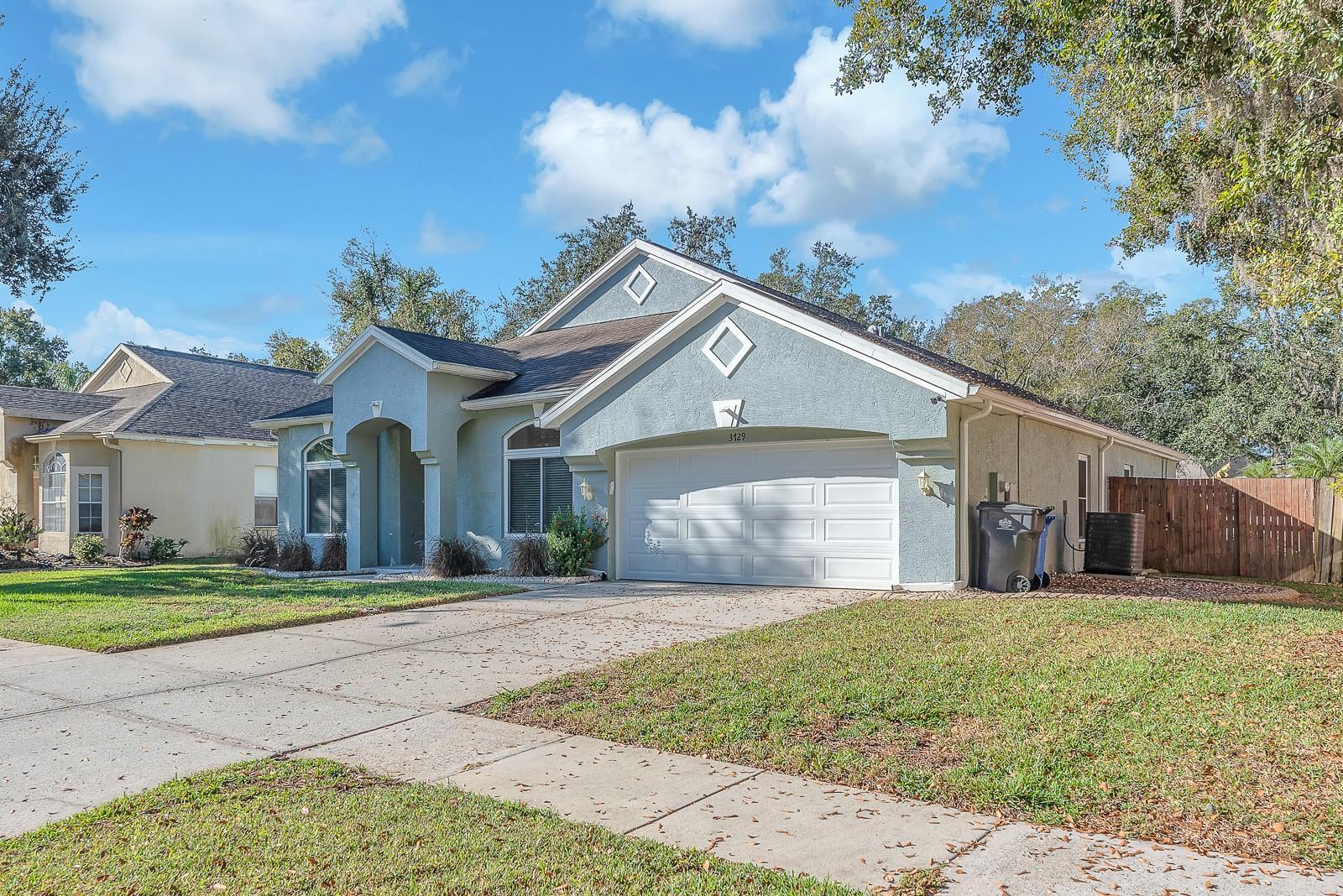 Listing photo id 29 for 3729 Hollow Wood Drive