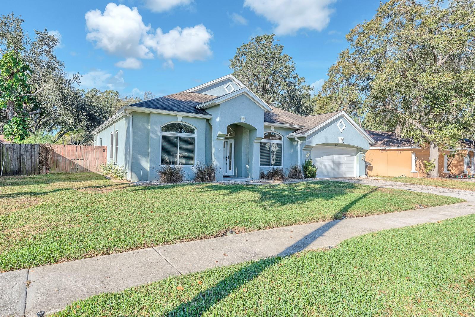 Listing photo id 30 for 3729 Hollow Wood Drive