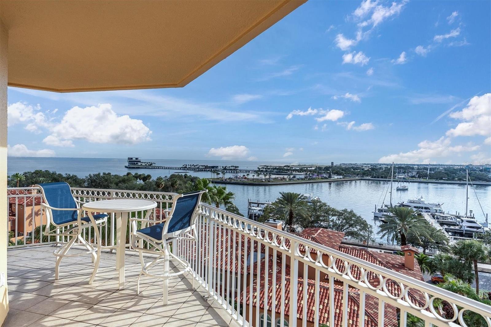 Image 10 of 50 For 555 5th Avenue Ne 711