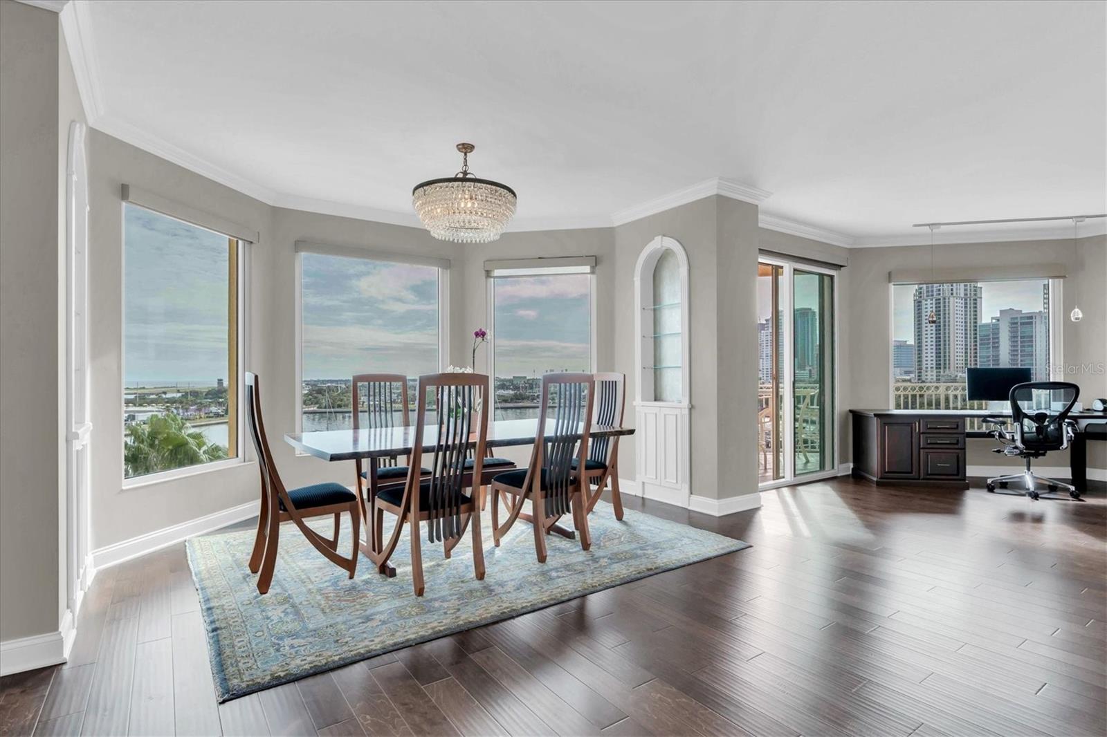 Image 14 of 50 For 555 5th Avenue Ne 711