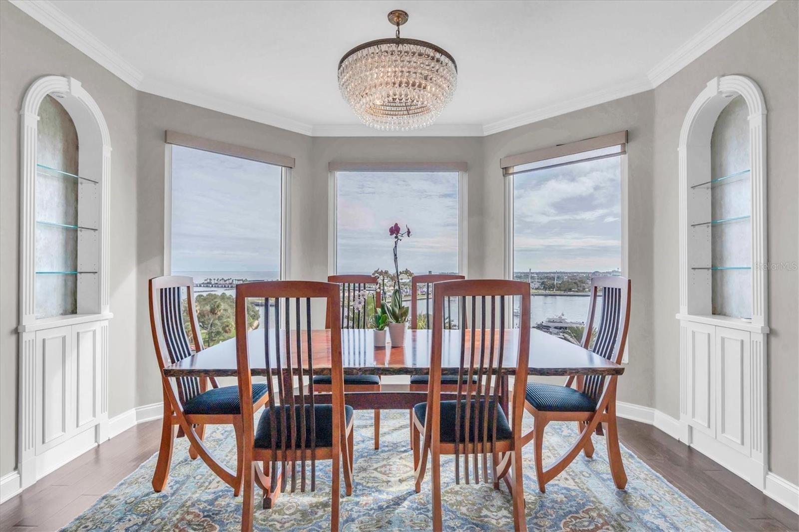 Image 15 of 50 For 555 5th Avenue Ne 711