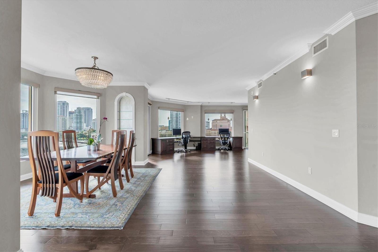 Image 22 of 50 For 555 5th Avenue Ne 711