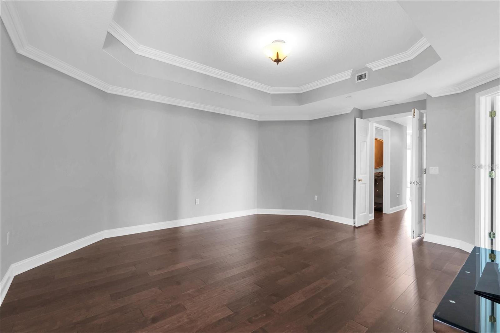 Image 28 of 50 For 555 5th Avenue Ne 711