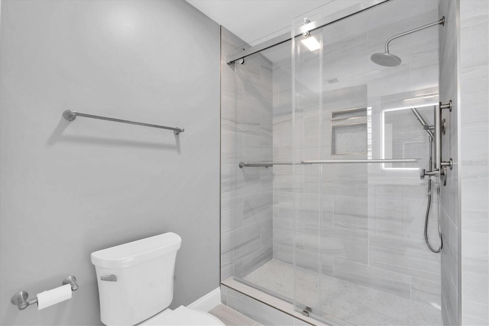 Image 38 of 50 For 555 5th Avenue Ne 711