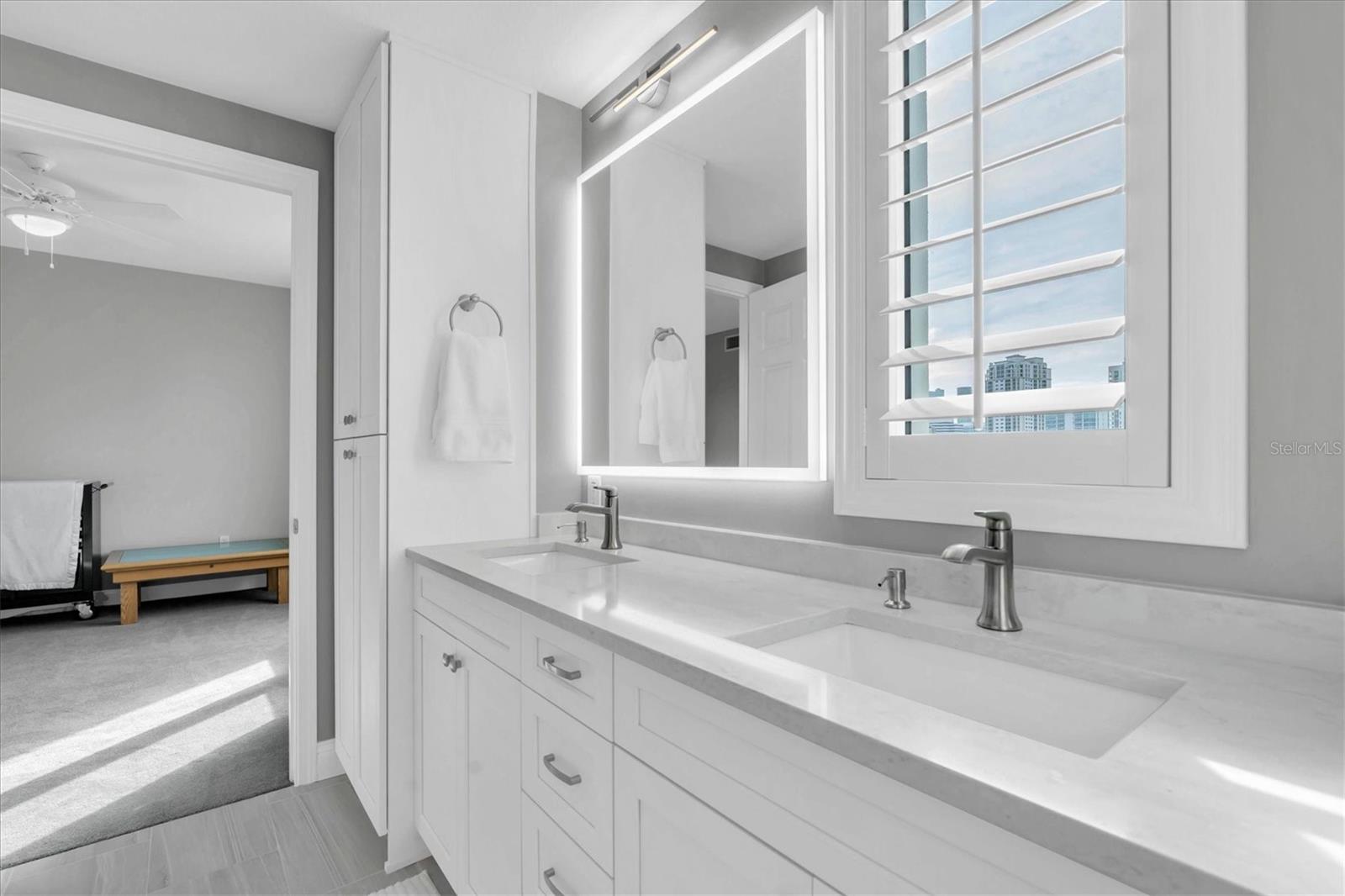 Image 39 of 50 For 555 5th Avenue Ne 711