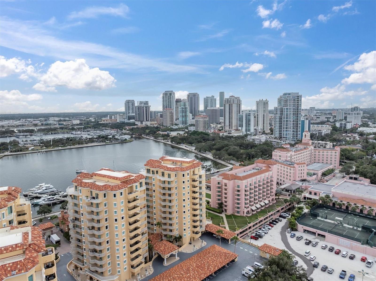 Image 45 of 50 For 555 5th Avenue Ne 711