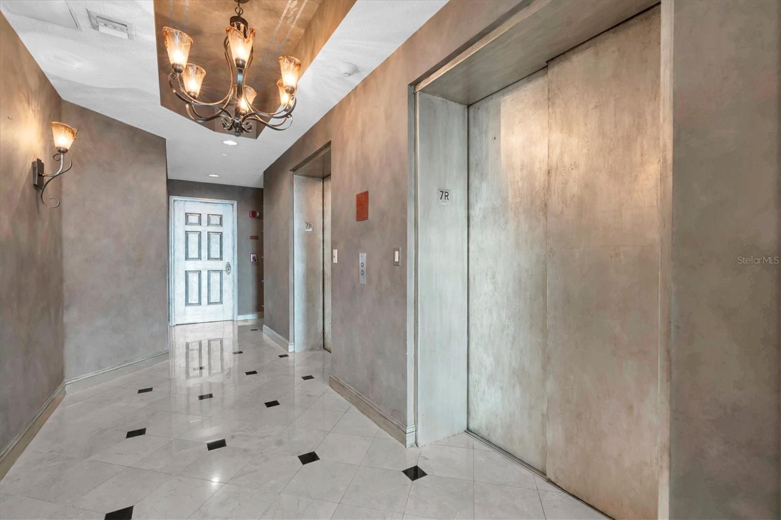 Image 5 of 50 For 555 5th Avenue Ne 711