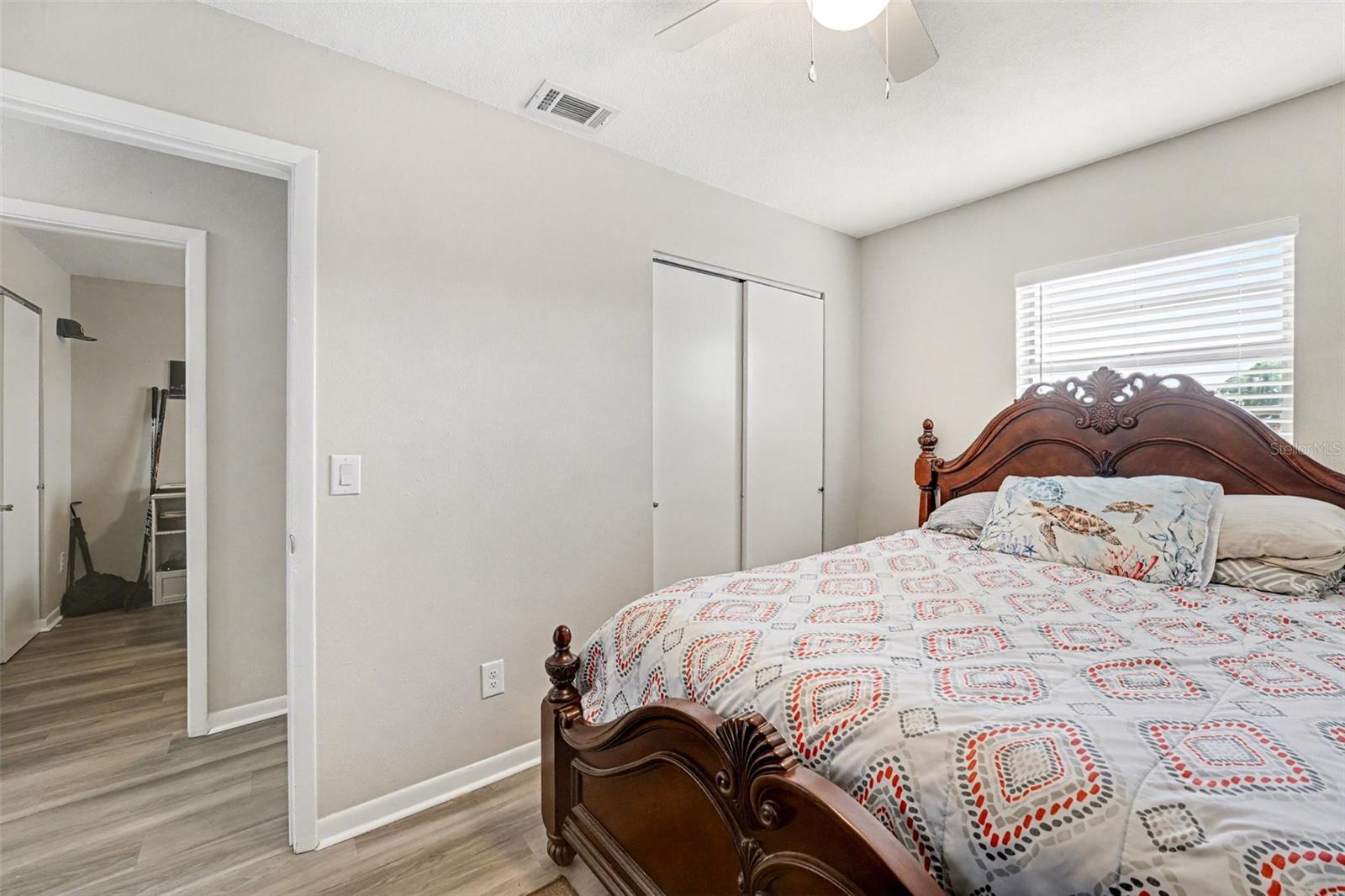 Image 15 of 24 For 45 Queens Court