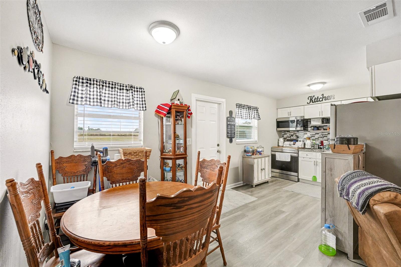 Image 9 of 24 For 45 Queens Court