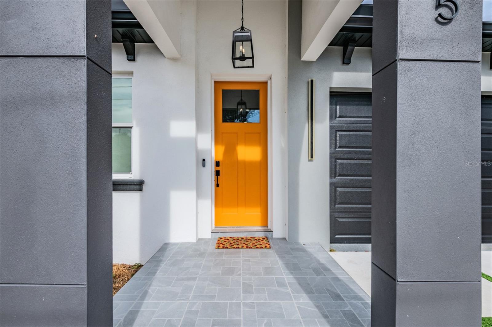 Listing photo id 0 for 2305 Kentucky Avenue