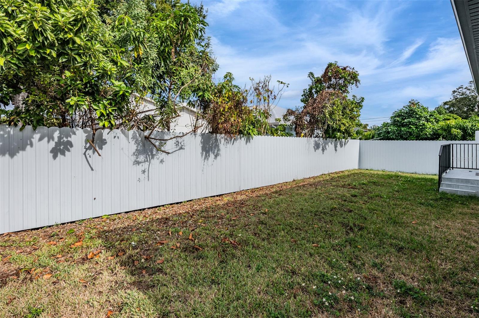 Listing photo id 18 for 2305 Kentucky Avenue