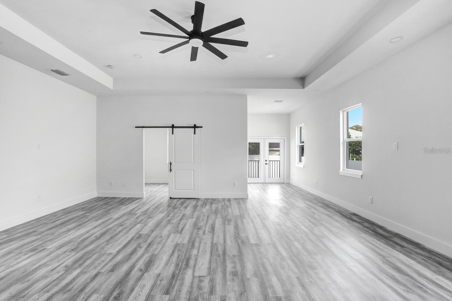 Listing photo id 4 for 2305 Kentucky Avenue