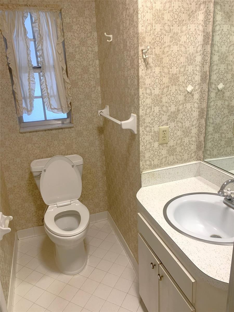 Image 13 of 28 For 1104 Knight Street